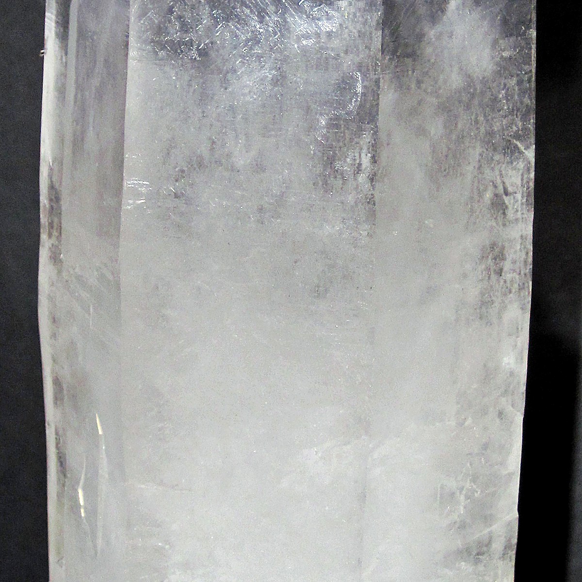 Phantom <span class="cd-tip" data-gloss="quartz">Quartz</span> crystal